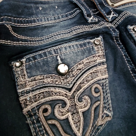 ROCK REVIVAL Buckle Jeans TALI Mid-rise Boot 27 EUC Sanding Whiskering - Picture 12 of 13